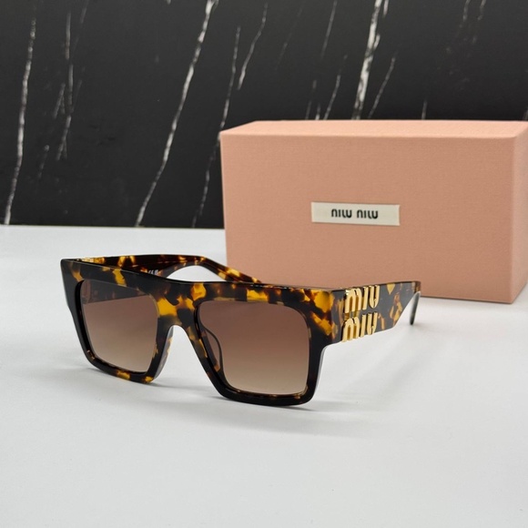 NEW SMU 10W VAU6S1 MIU MIU SQUARE SUNGLASSES MU10WS VAU6S1 HAVANA WOMEN EYEWEAR - Picture 2 of 12